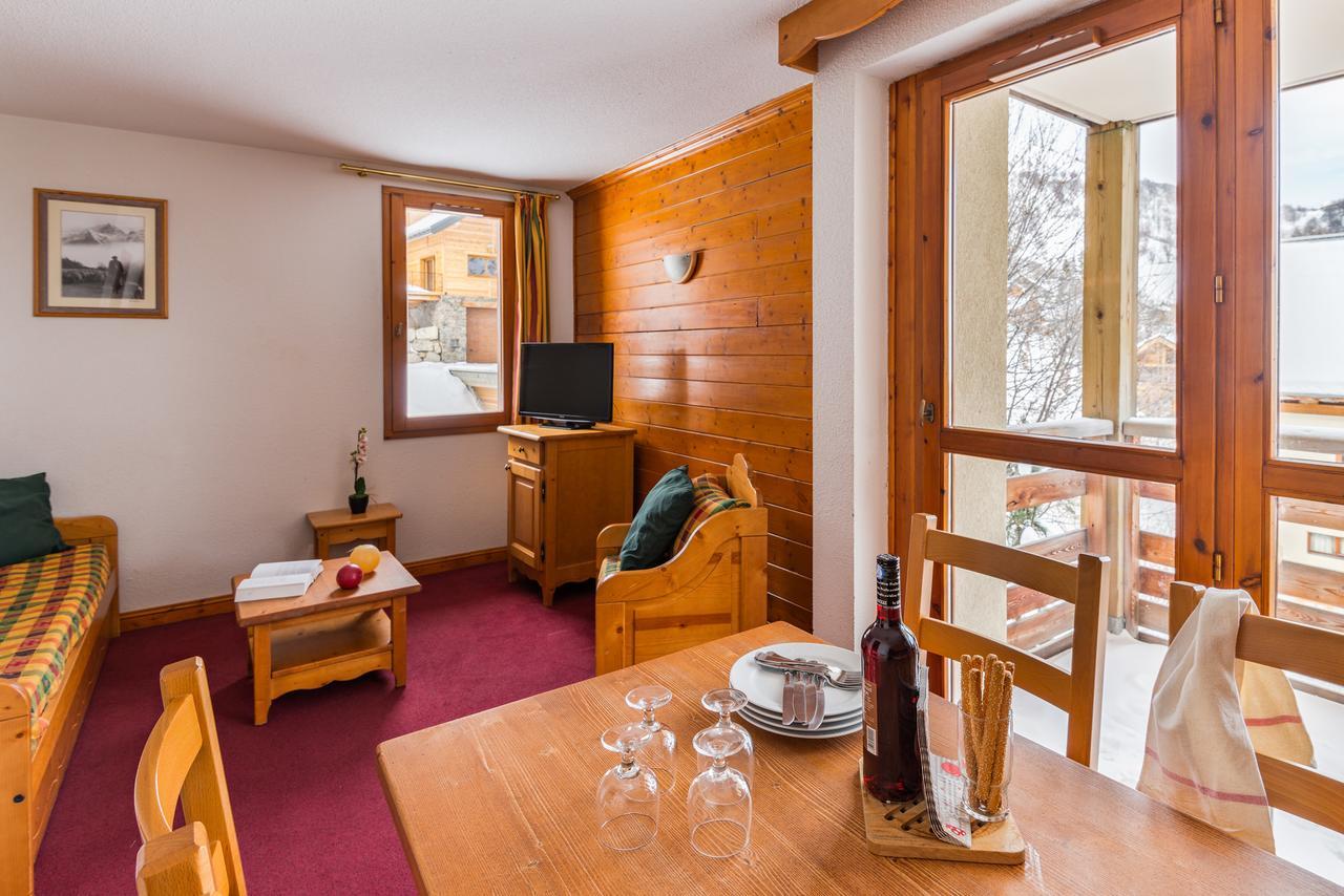 Travelski Home Select - Residence Les Chalets Du Galibier Valloire Bagian luar foto